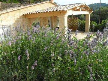 Gîte pour 2 personnes, avec piscine et jardin à Les Adrets-de-l'Estérel