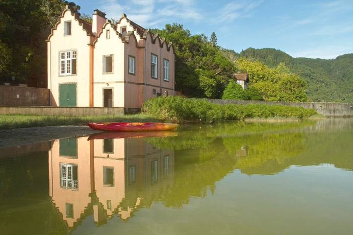 Casa rural para 5 pessoas, com Terraço e Jardim e ainda Vista para o lago and Vista em Furnas