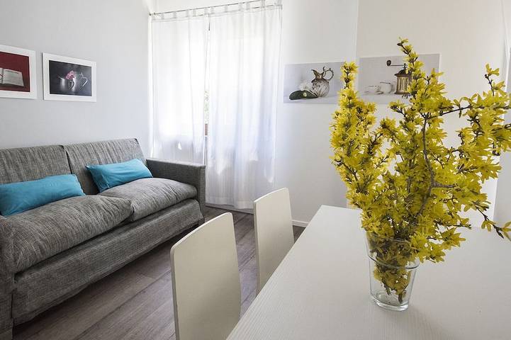 Vacation rental for 4 people, with terrace and yard as well as pool in Arco