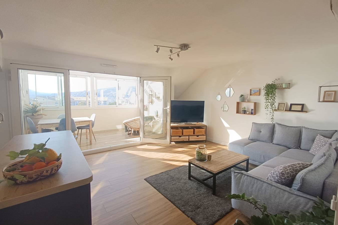 Appartamento intero, Appartamento vacanze per 4 persone con panorama in La Bocca, Cannes