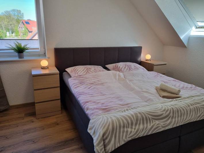 Ferienwohnung für 6 Personen, mit Terrasse und Garten sowie Ausblick in Westerstede - 4