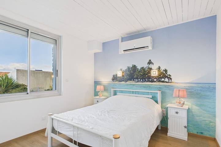 Location de vacances pour 10 personnes, avec jardin dans Office De Tourisme De La Tranche Sur Mer - 2