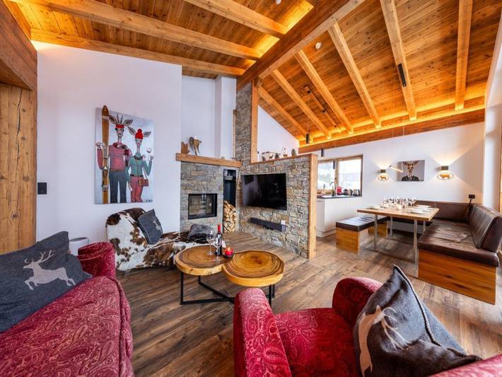 Chalet für 6 Personen, mit Balkon und Terrasse sowie Pool und Sauna