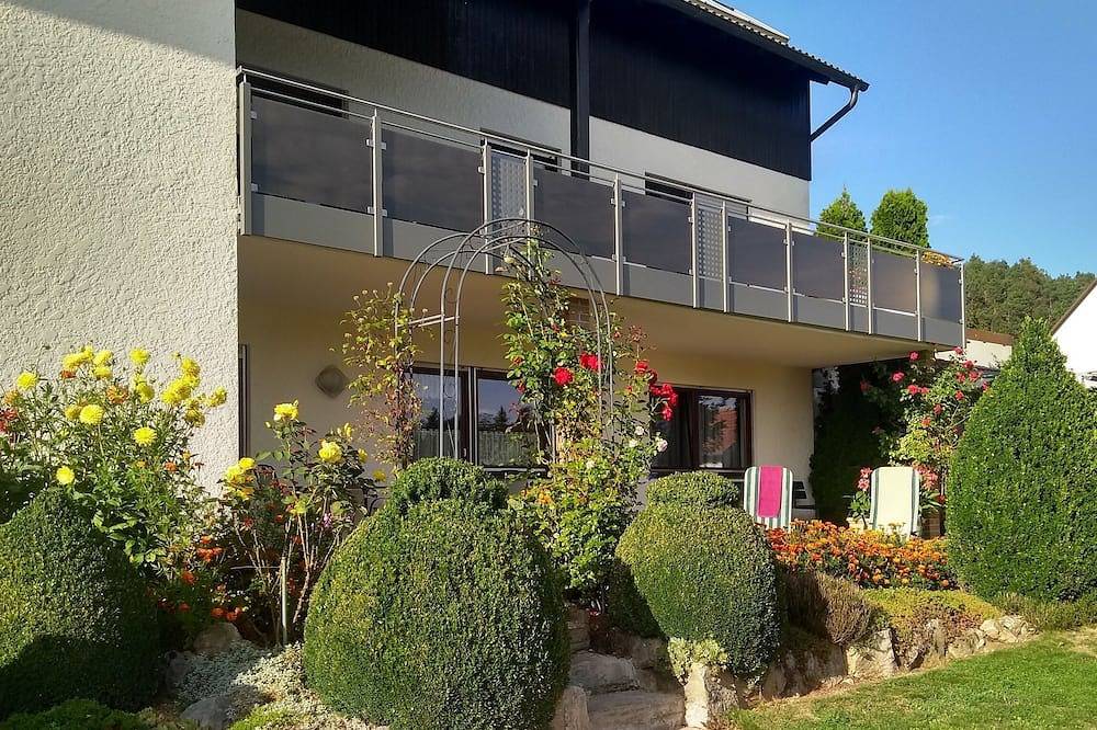 Ganze Wohnung, Gemütliches Feriendomzil (36qm) mit Terrasse in Haundorf, Fränkisches Seenland