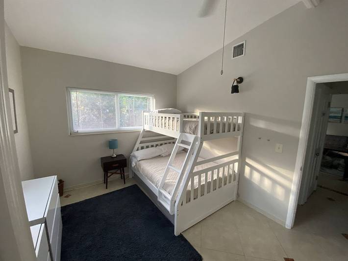 Vacation rental for 8 people, with balcony and yard in Deerfield Beach