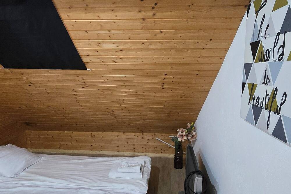 Ganze Wohnung, Attic loft with rooftop terrace! in Zürich, Bezirk Zürich