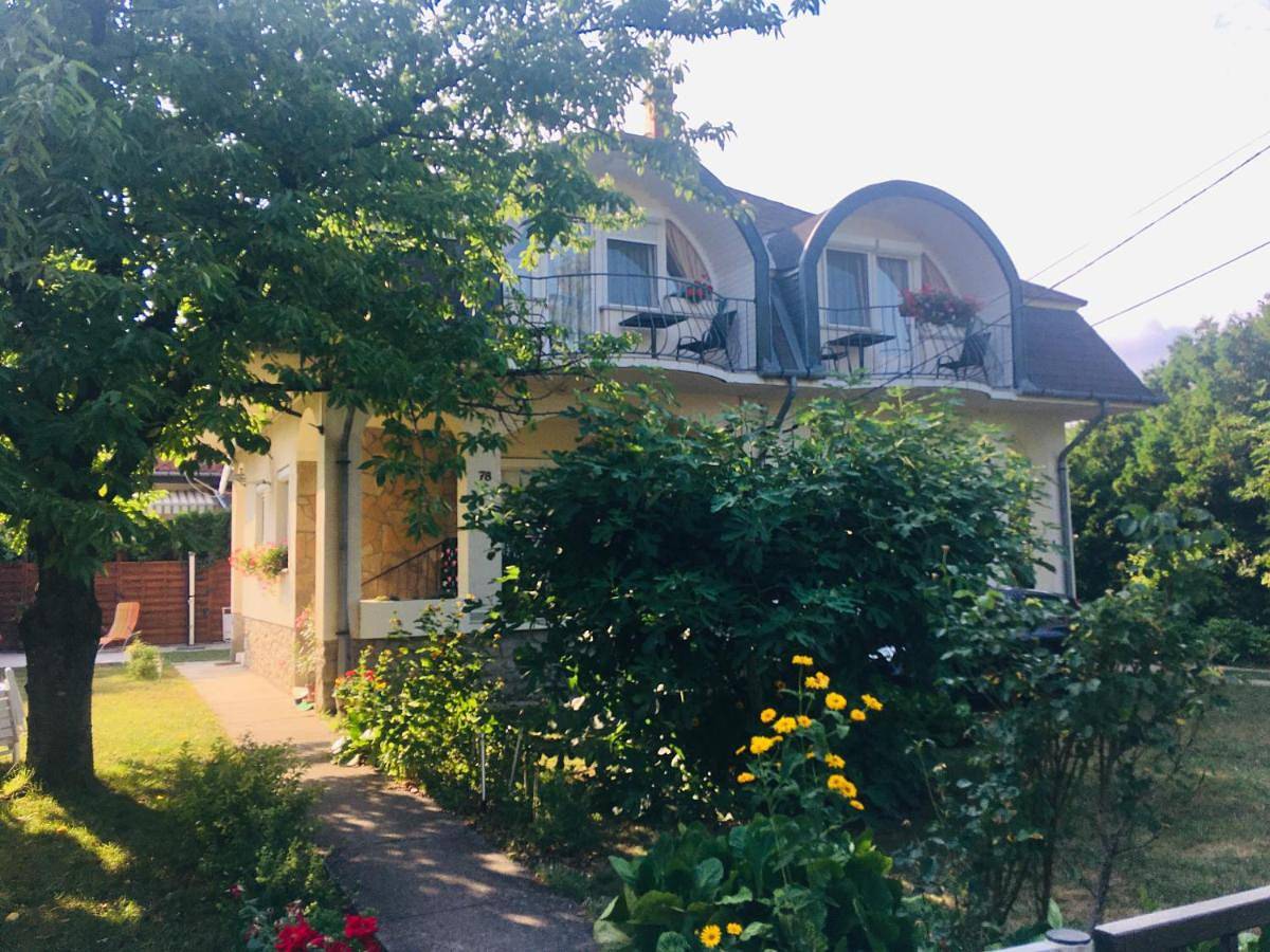 Ganze Wohnung, Villa Terrazza in Balatongyörök, Balaton Hochland Nationalpark