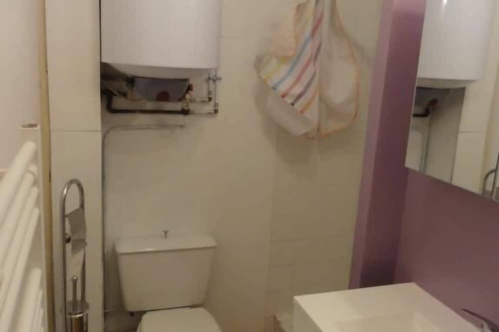 Ganze Wohnung, Le Zen -studio Tout Équipé- Wifi Fibre-centre Ville in Tarbes, Hautes-Pyrénées