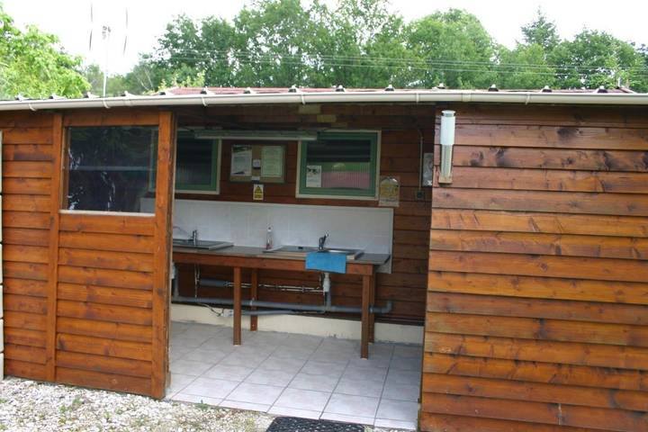 Tente pour 5 personnes, avec vue ainsi que piscine et jardin, animaux acceptés dans Périgord Vert - 3