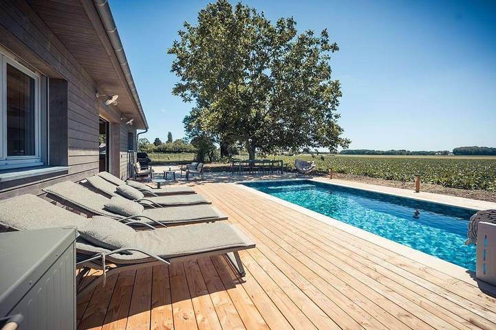 Gîte pour 8 personnes, avec Terrasse ainsi que Jardin et Piscine à Géraudot - 3