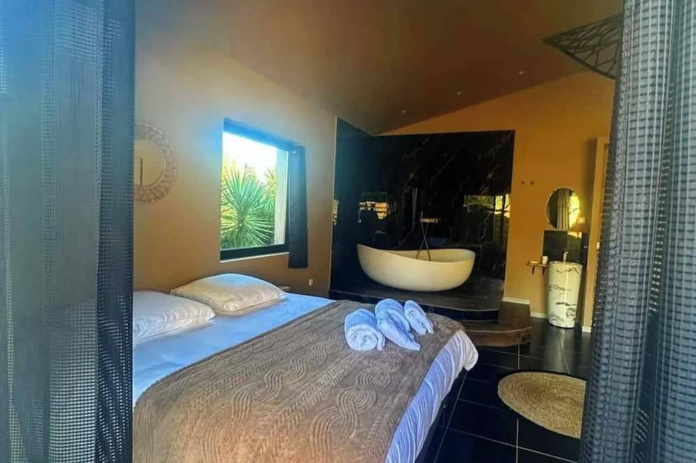 Charming villa in Provence - 12 people in Grans, Aix-en-Provence und Umgebung