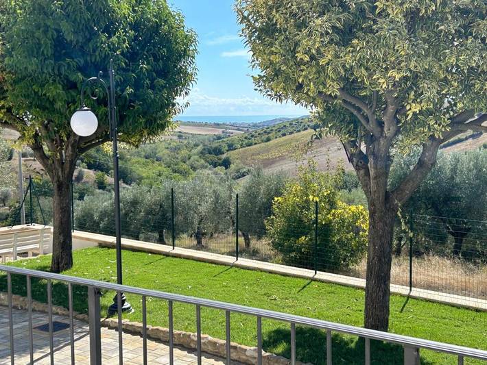 Appartamento per 2 persone, con giardino e panorama nonché terrazza in Colonnella