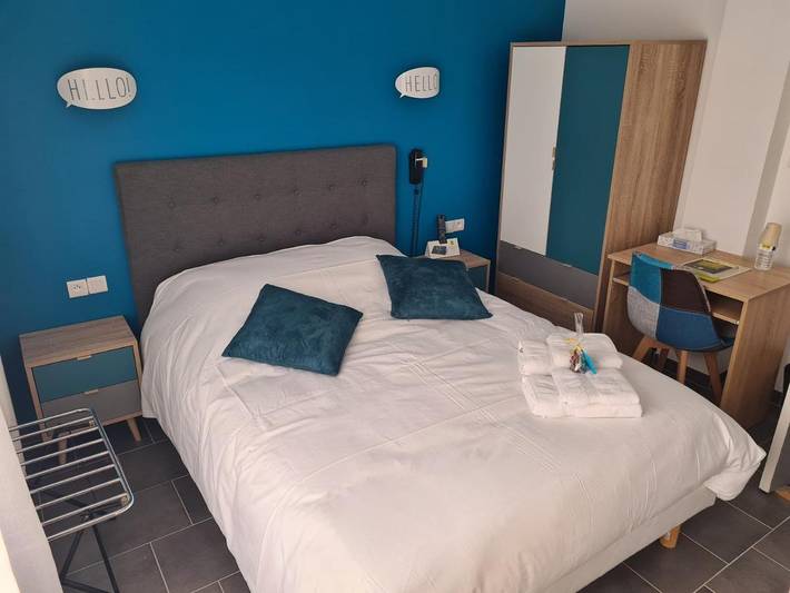 Hôtel pour 2 personnes, avec Balcon ainsi que Terrasse et Vue à Monthermé
