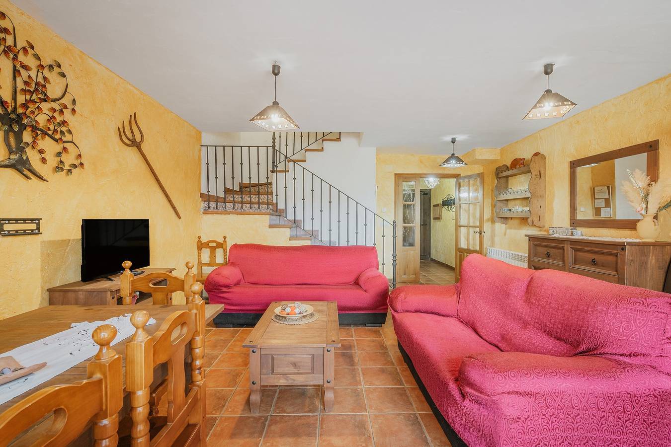 Casa Rural 'Casas Rurales Las Eras Ii B' con Vistas a la Montaña, Terraza y Balcón Privados in Ayllón, Provincia de Segovia