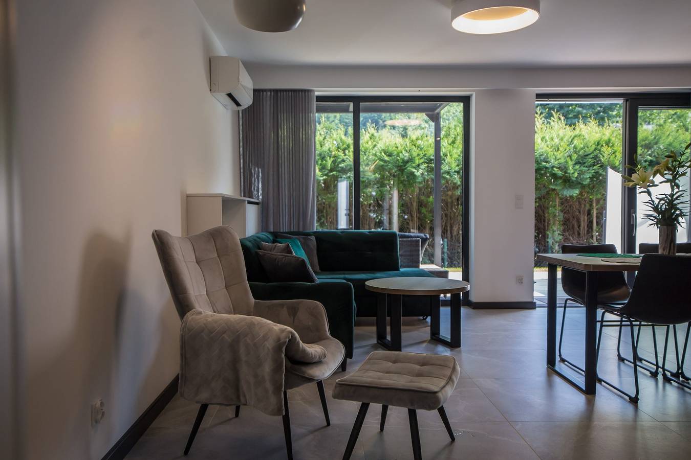 Ganze Wohnung, Tasteful Apartment | Terrace | Parking | Air Conditioning in Schirk, Karpaten (Polen)
