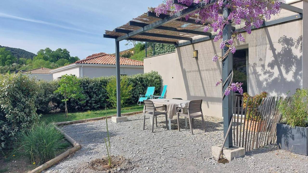 Appartement entier, Les Côteaux de la Grange in Mercuer, Parc naturel régional des Monts d'Ardèche