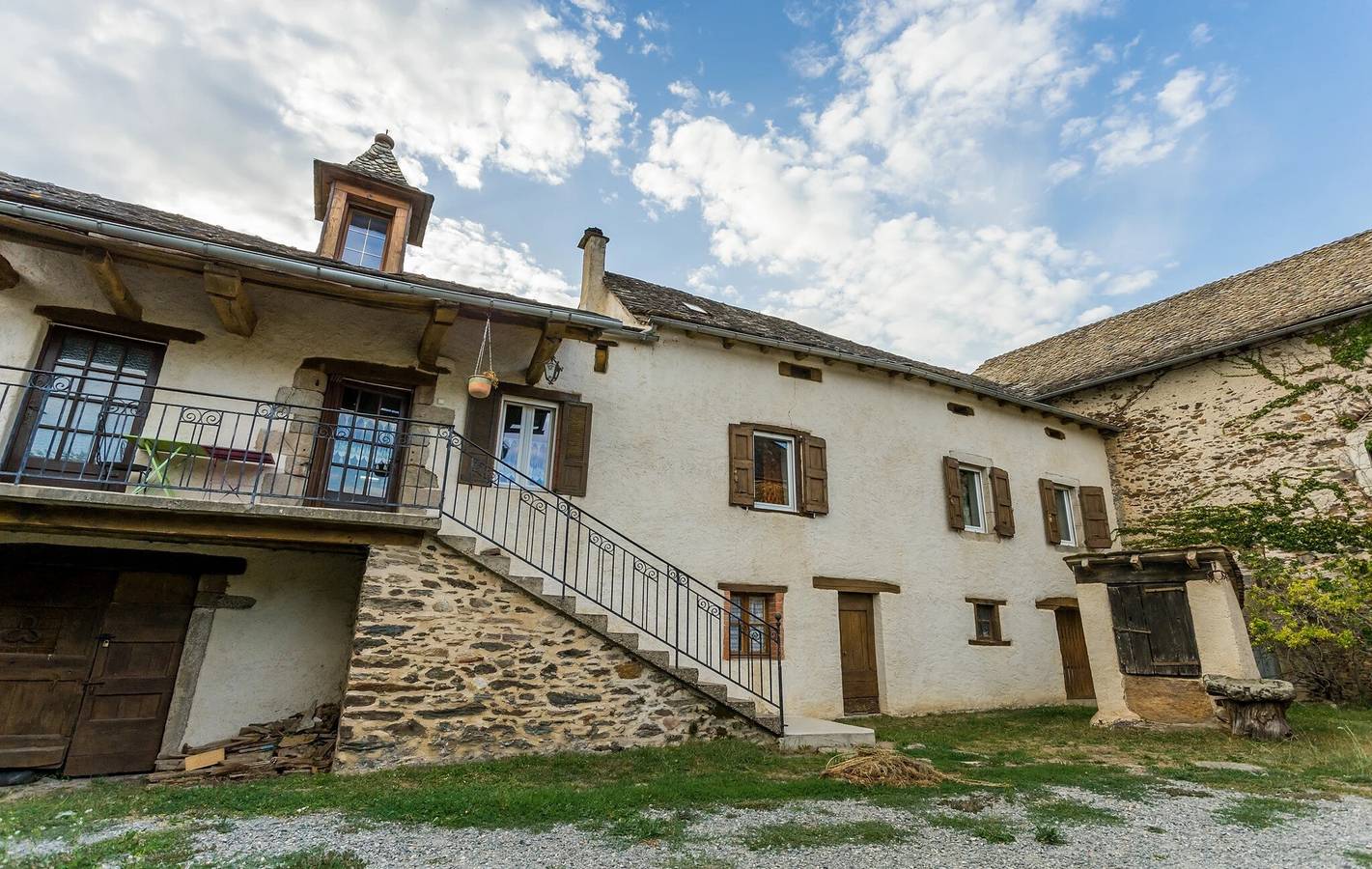 Casa de vacaciones 'Gîte Enzo' con terraza privada, jardín privado y balcón in Cabanes, Aveyron (desambiguación)