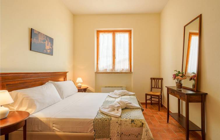 Entire holiday apartment, Ritorto Pool Apartment - Wifi, Parking & Kitchen in Massa Marittima, Grosseto Province