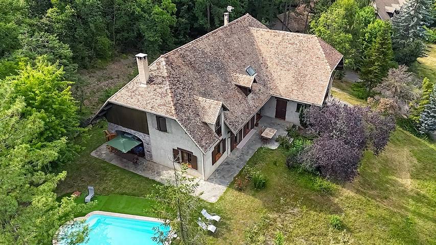 Chambre d’hôtes - Chambre Corail 18 m² - avec vue montagne & piscine privée in Gap, Région de Gap