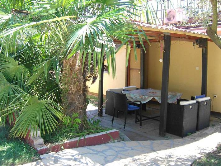Ferienwohnung für 4 Personen, mit Terrasse und Garten
