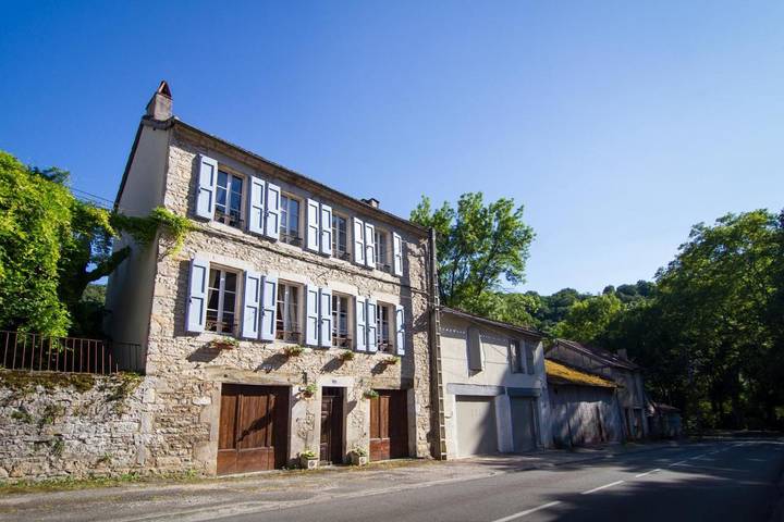 Location de vacances pour 4 personnes, avec Balcon et Terrasse ainsi que Jardin et Piscine à Caylus - 3
