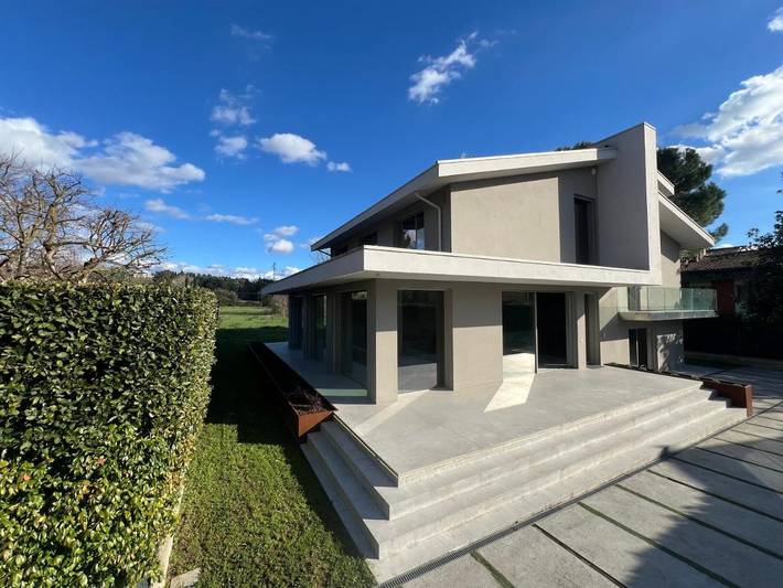 Villa for 8 people, with Balcony and Terrace as well as Garden and View in Florence
