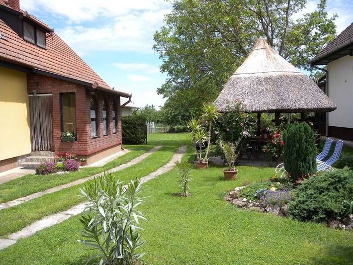 Ganze Ferienwohnung, Ferienwohnung mit Wlan und Klimaanlage in Balatonbereny, Plattensee Südufer