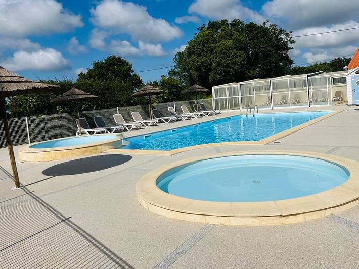 Camping pour 6 personnes, avec piscine dans Vallée de la Loire