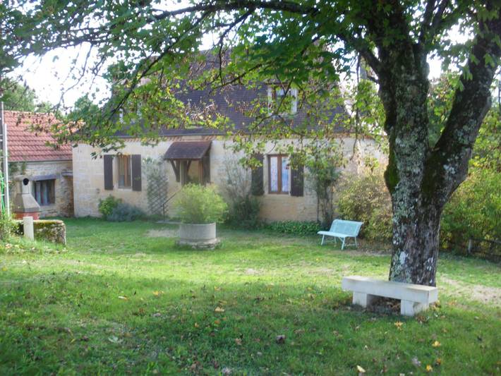 Gîte pour 6 personnes, avec terrasse ainsi que piscine et jardin à Les Eyzies-de-Tayac-Sireuil - 4