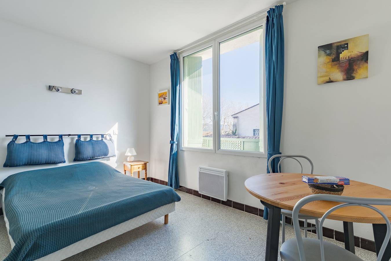 Estudio entero, Apartamento estudio "1 - Au Coeur du Village" in Charleval, Region de Aix-en-Provence
