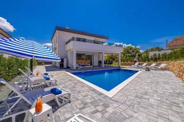 Ferienhaus für 10 Personen in Krk Stadt, Kvarner Inseln, Bild 1