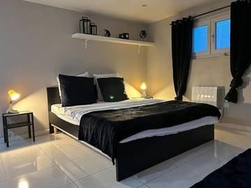 Gîte pour 2 personnes, avec jardin à Le Thillay