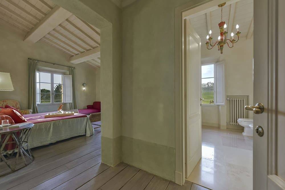 Villa in Gavorrano met 9 slaapkamers 18 personen in Gavorrano, Provincie Grosseto