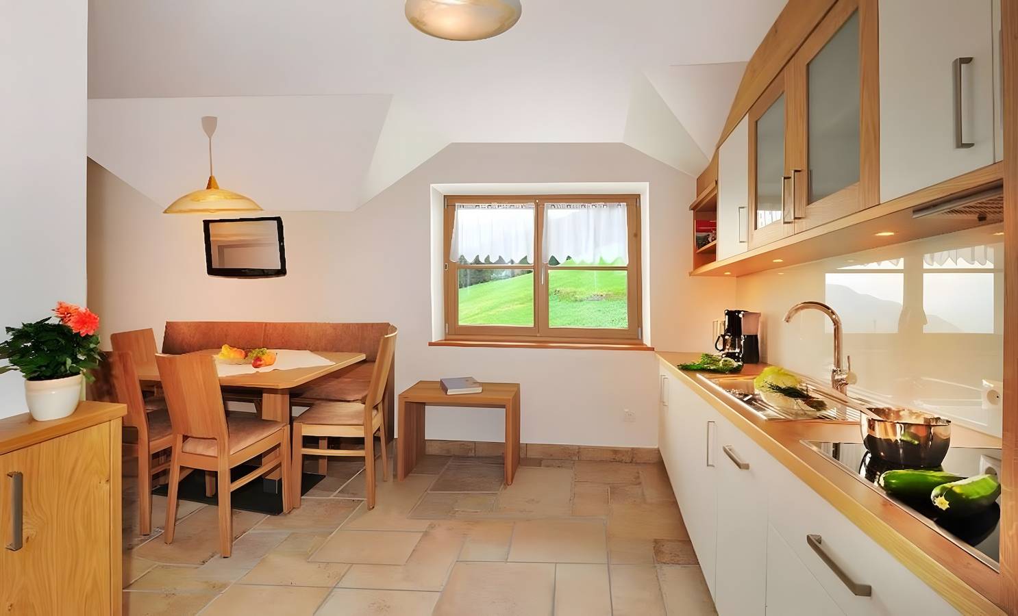 Ganze Wohnung, Ferienwohnung 'Mitterhof' mit Bergblick, Gemeinschaftsterrasse und Wi-Fi in Villanders, Sarntaler Alpen