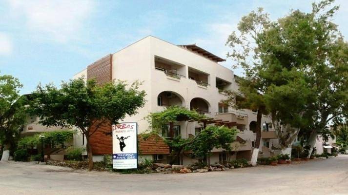 Appart’hôtel pour 4 personnes, avec piscine et balcon