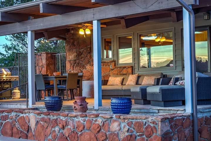 Holiday rental for 12 people, with garden and hot tub in Sedona