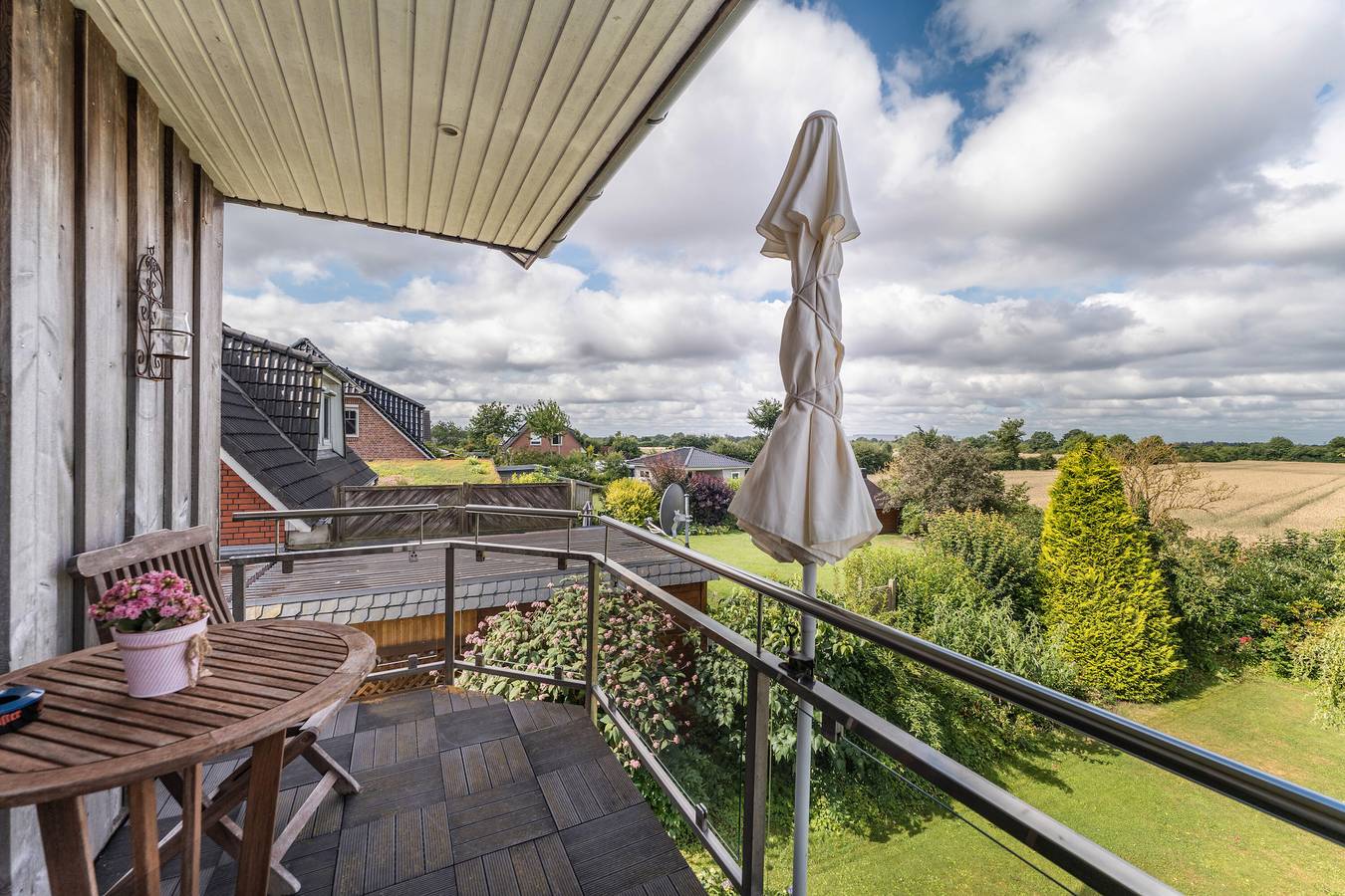 Ganze Wohnung, Apartment 'Am Rande Neumünsters' mit Balkon in Neumünster, Schleswig-Holstein Binnenland