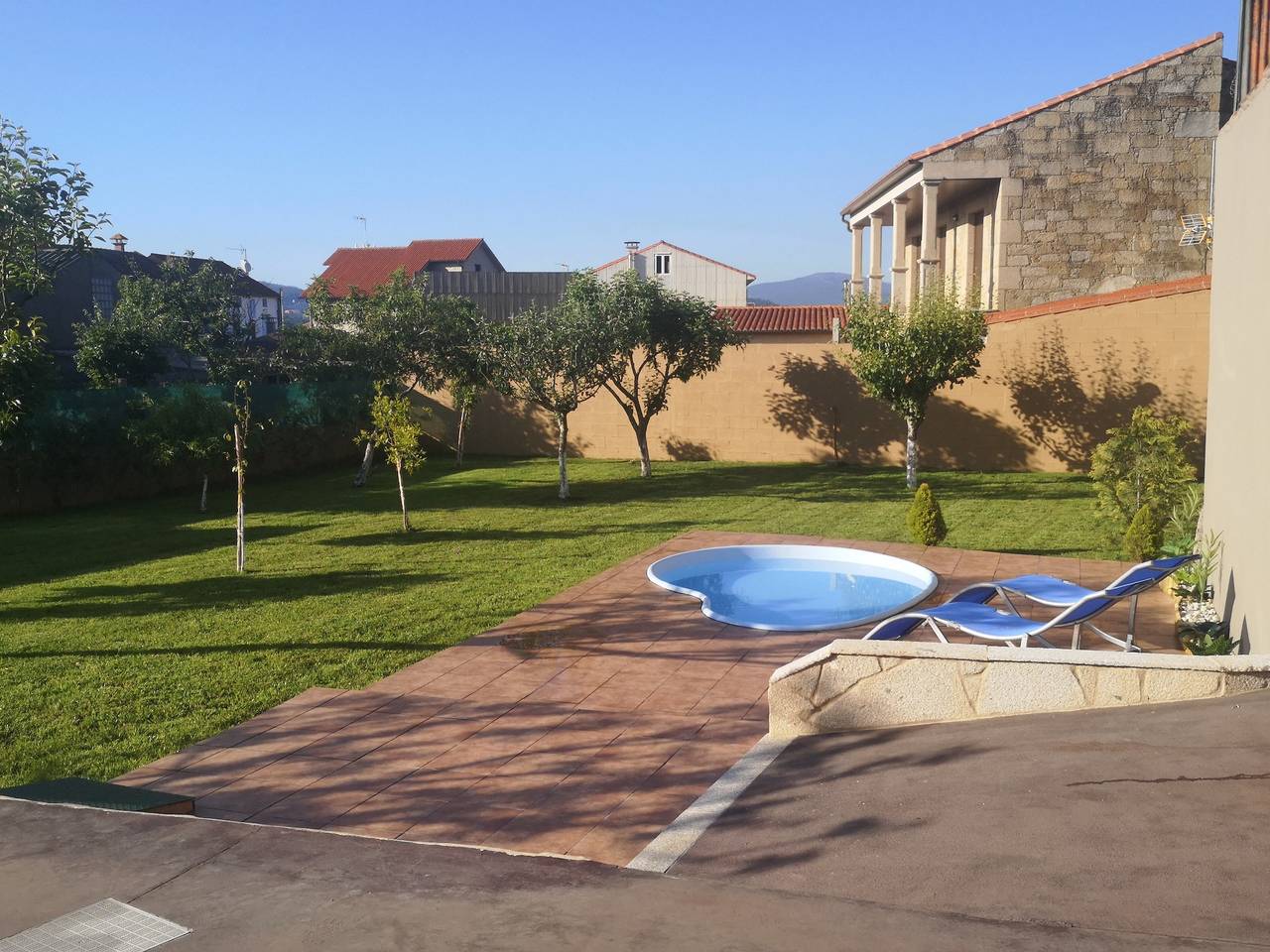 Maison charmante à Esteiro avec jardin et terrasses in Boiro, Rías Baixas