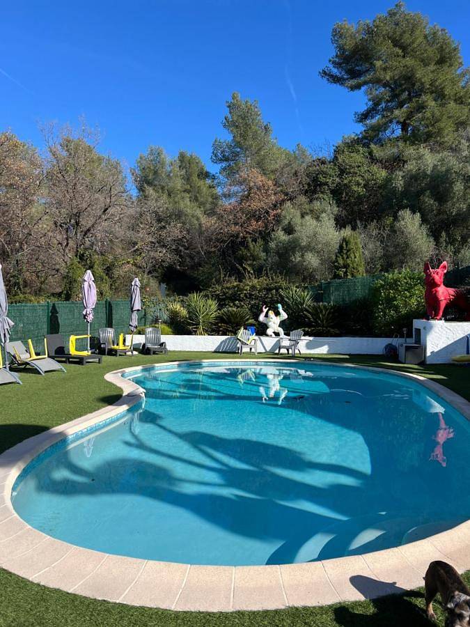 Location de vacances pour 4 personnes, avec jardin ainsi que vue et piscine à Vence - 3