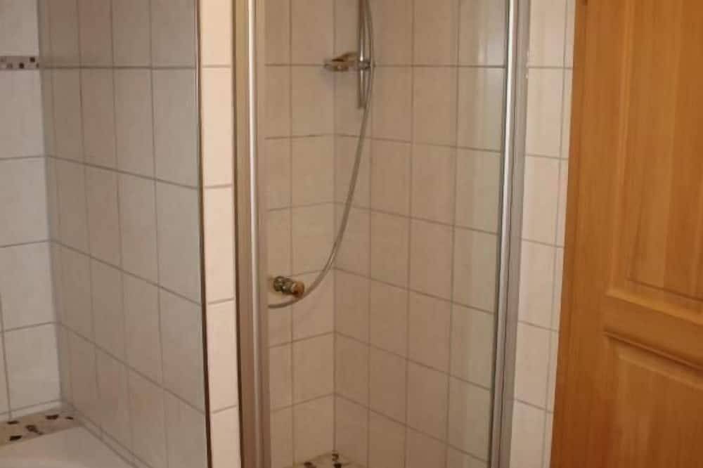 Ganze Wohnung, Ferienwohnung 70 qm, 2 Schlafzimmer, bis 4 Personen in Tuntenhausen, Landkreis Rosenheim