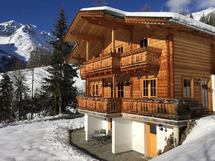 Ferienwohnung für 4 Personen, mit Balkon und Terrasse sowie Garten und Sauna