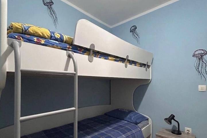 Ganze Wohnung, The Blue Sky Apartment is a spacious, cosy retreat perfect for families. in Budva, Opština Budva