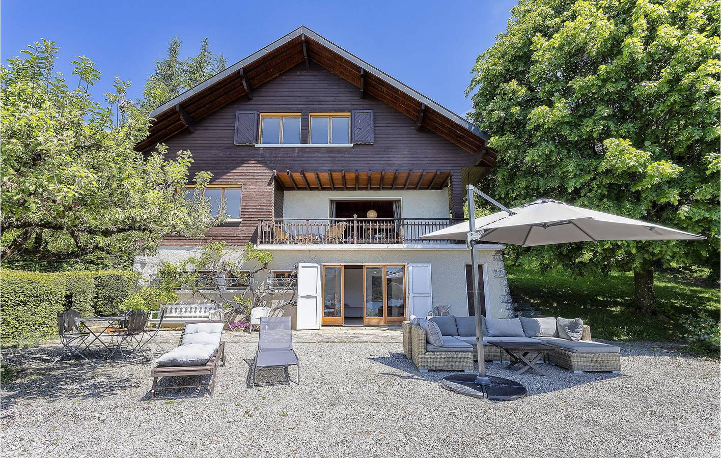 Villa con vistas al lago y terraza | Lavadora, parking, Internet | 100m del lago de Annecy in Talloires-Montmin, Región de Annecy