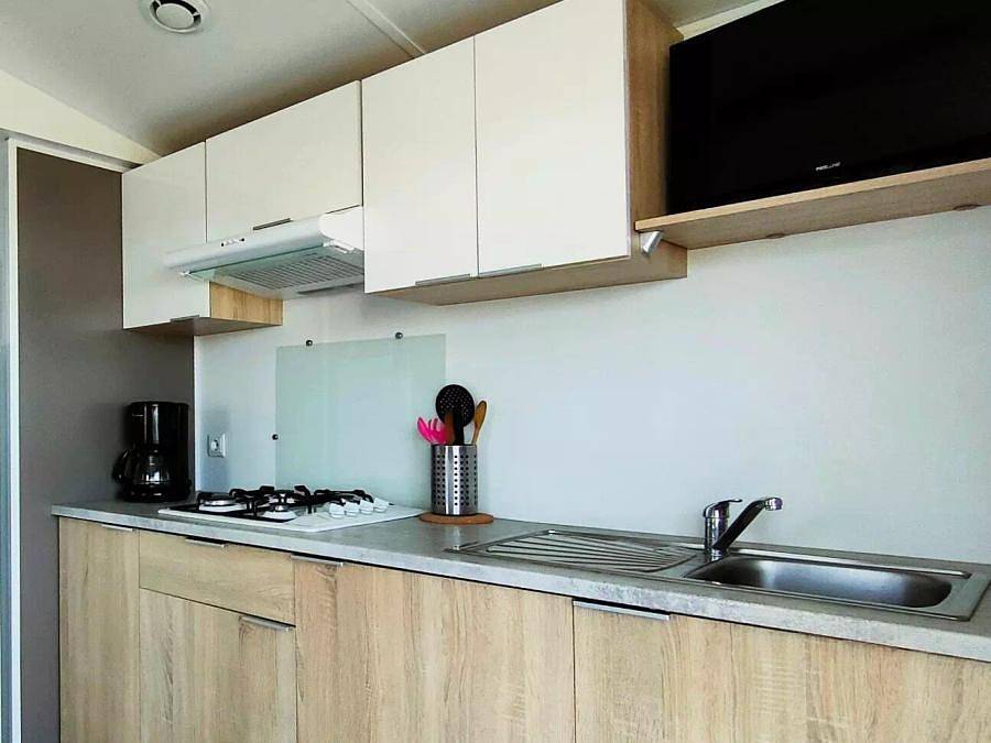 Camping Tikayan Félix de la Bastide - Stacaravan 4 personen - California Standaard 3 Kamers 4 Personen Airconditioning + Tv in Saint-Mitre-les-Remparts, Istres en omgeving