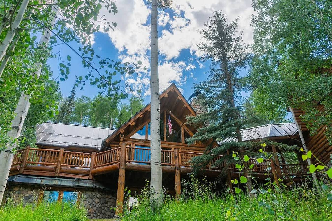 Absolutely amazing slopeside mountain lodge with spa in Mountain Village, Telluride Ski Resort