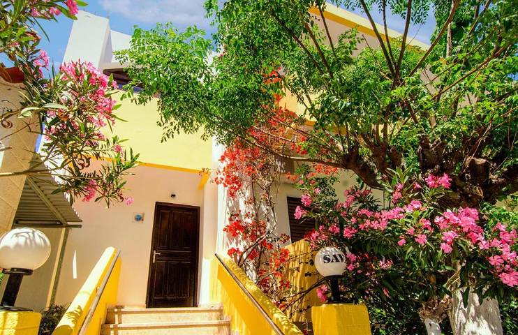 Gîte pour 2 personnes, avec jardin et vue dans Palaiochora - 2