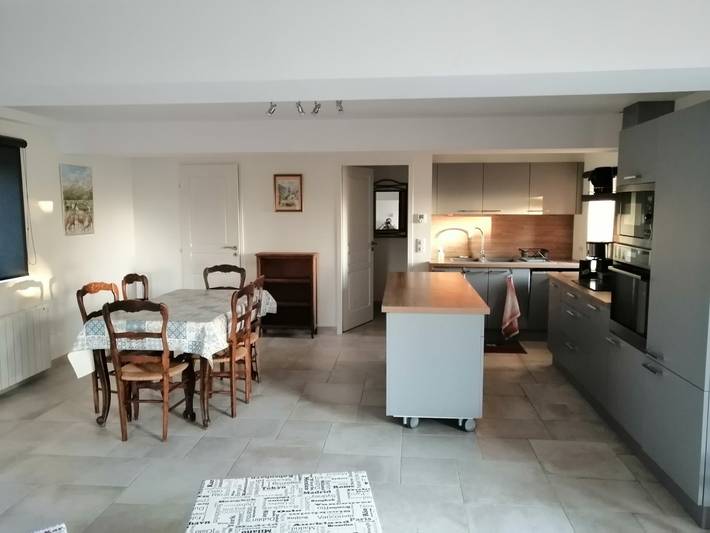 Gîte pour 6 personnes, avec terrasse et jardin à Fleurie - 2