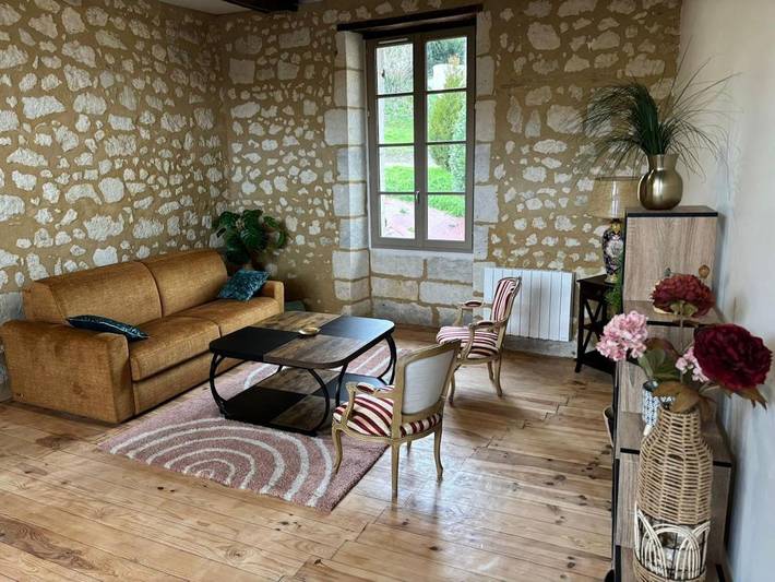 Gîte pour 6 personnes, avec terrasse et vue à Aubeterre-sur-Dronne