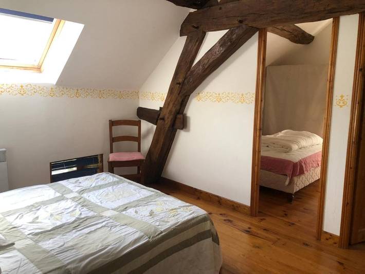 Chambre d’hôte pour 3 personnes, avec Terrasse ainsi que Jardin et Vue dans Yonne - 2