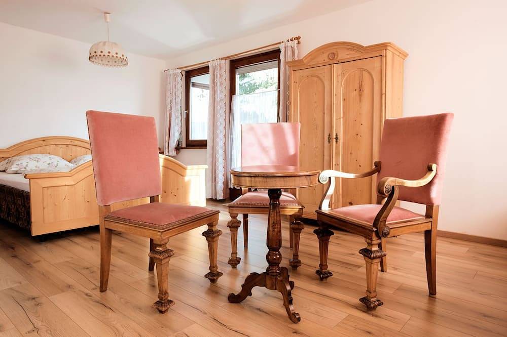 Haus Fink - Paradise for Families and Groups in Igls, Innsbruck
